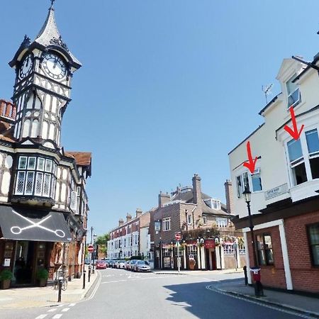 The Clock Tower Apartment - Spacious, Modern, 2 Bed Room Apartment , Southsea With Free Parking - Sleeps 4 พอร์ตสมัธ ภายนอก รูปภาพ