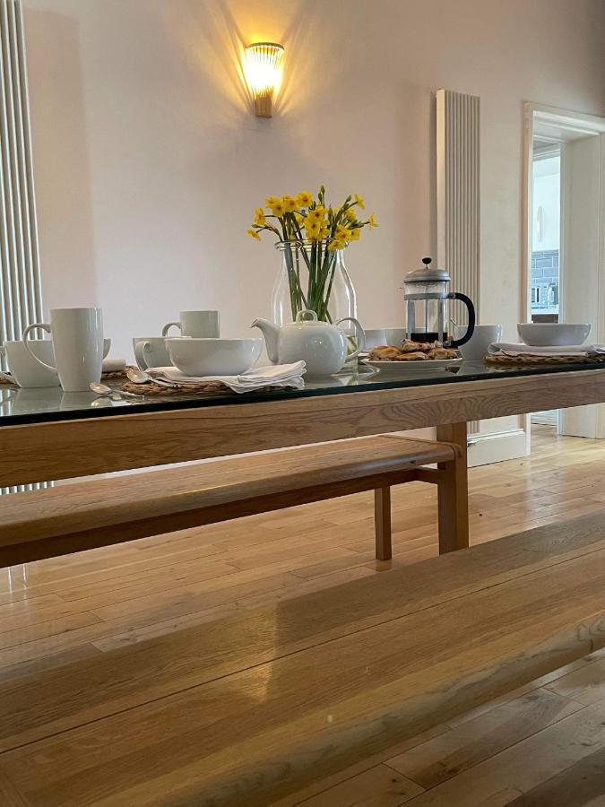 The Clock Tower Apartment - Spacious, Modern, 2 Bed Room Apartment , Southsea With Free Parking - Sleeps 4 พอร์ตสมัธ ภายนอก รูปภาพ