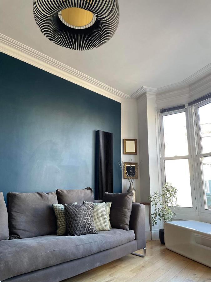 The Clock Tower Apartment - Spacious, Modern, 2 Bed Room Apartment , Southsea With Free Parking - Sleeps 4 พอร์ตสมัธ ภายนอก รูปภาพ