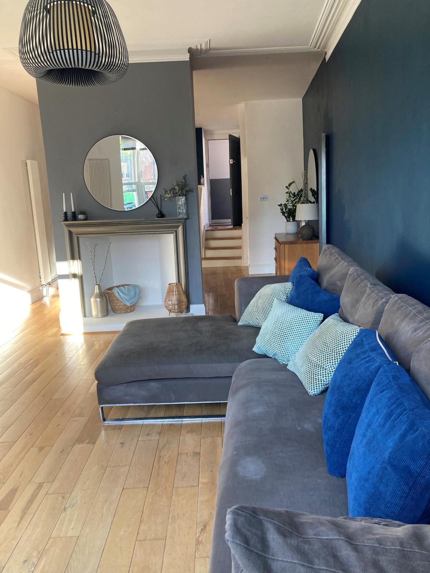 The Clock Tower Apartment - Spacious, Modern, 2 Bed Room Apartment , Southsea With Free Parking - Sleeps 4 พอร์ตสมัธ ภายนอก รูปภาพ